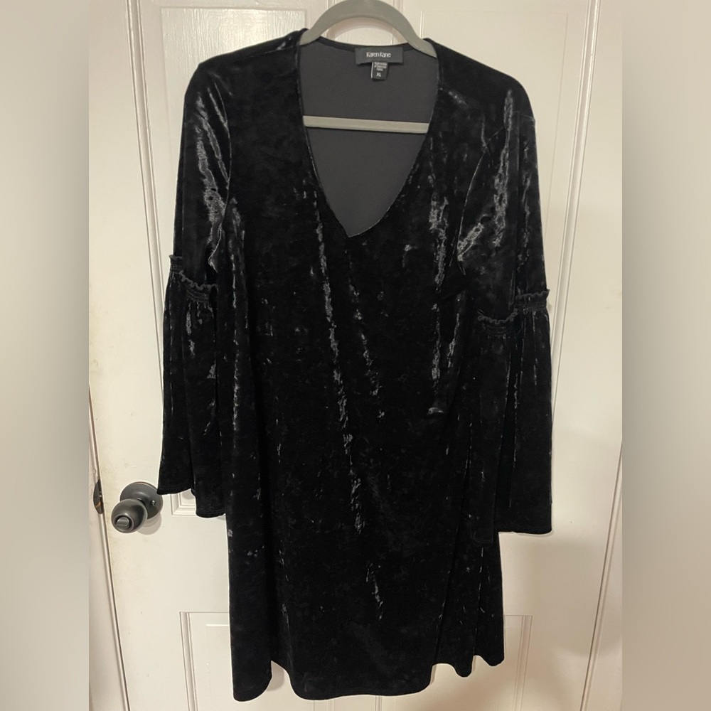 Black Velvet 3/4 Sleeve V-Neck Karen Kane Dress (XL)